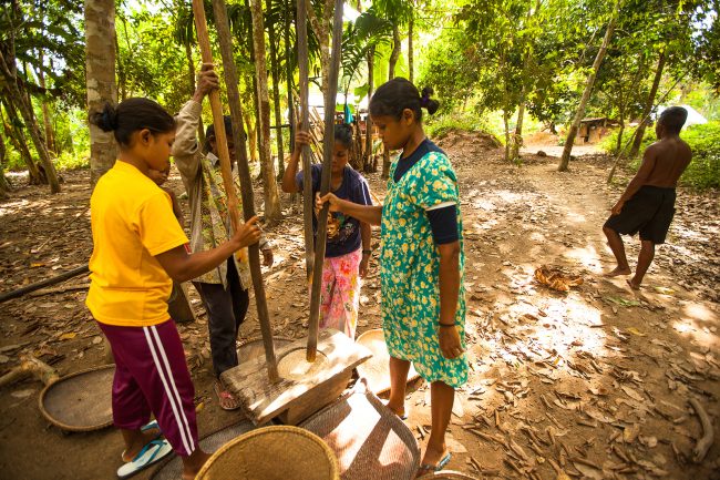 poor children working farm